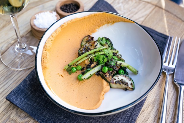 Хумус со спражей и печеным перцем