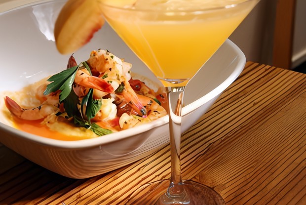 Игристый персиковый коктейль