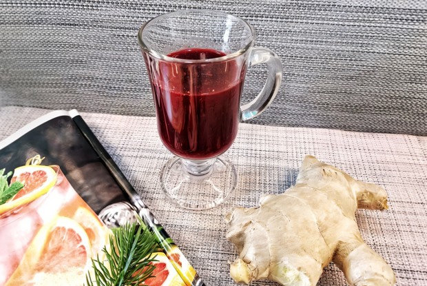 Имбирный ягодный морс с розовым перцем