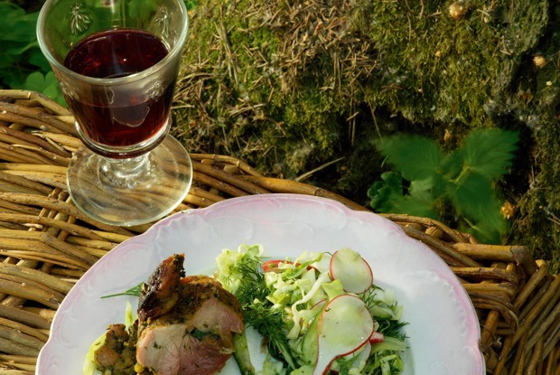 Индейка в тархуне, базилике и петрушке