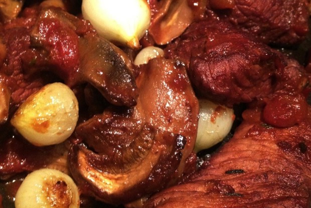 Индейка в винном соусе