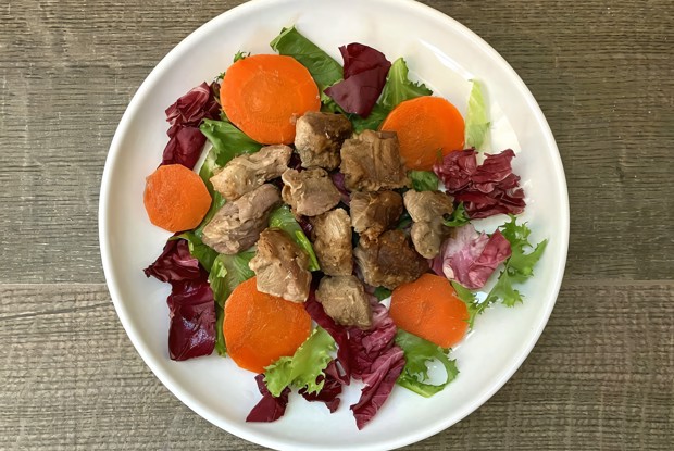 Индейка с нутовой мукой и овощами