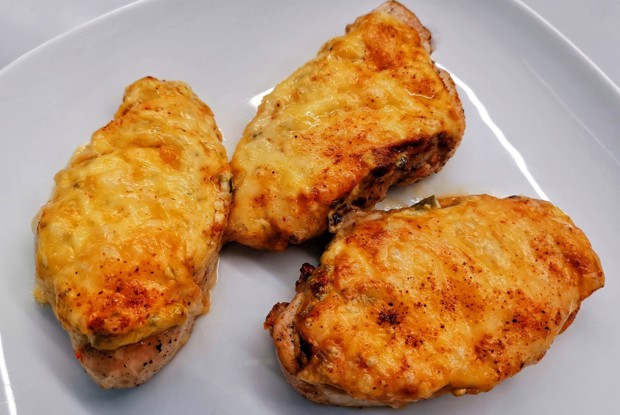 Индейка, запеченная под сыром