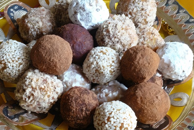 Индийские сладости из нута и сухофруктов