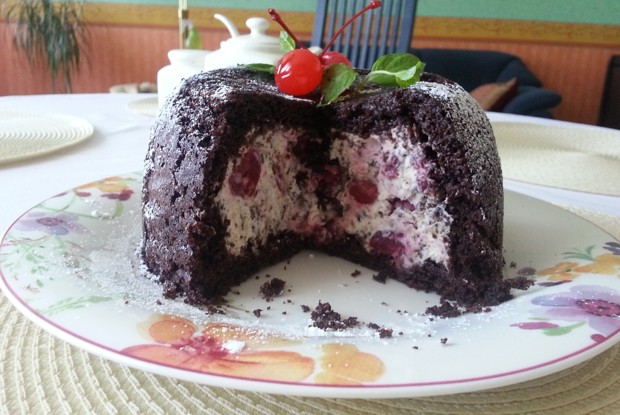 Итальянский шоколадный десерт или торт-купол (Zuccotto)