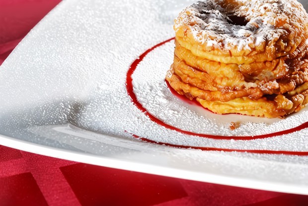 Яблочные пончики