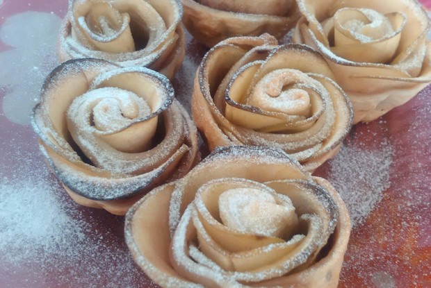 Яблочные розы