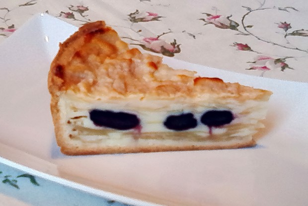 Яблочный пирог с изюмом