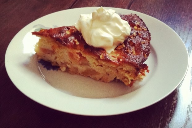 Яблочный пирог с орешками