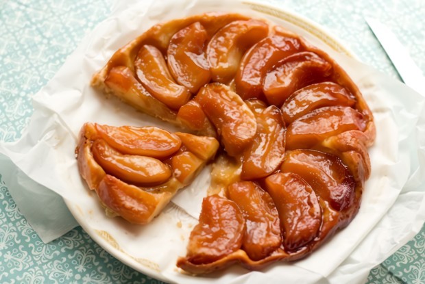 Яблочный пирог вверх дном с карамелью