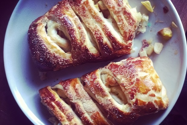 Яблочный рулет