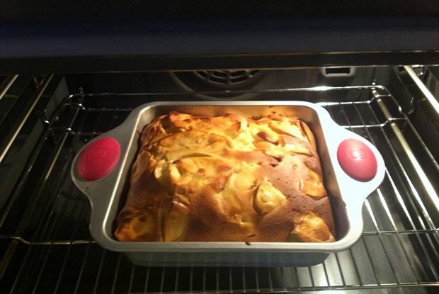 Яблочно-грушевая шарлотка