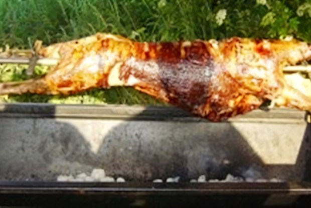 Ягненок на ветеле по-гречески