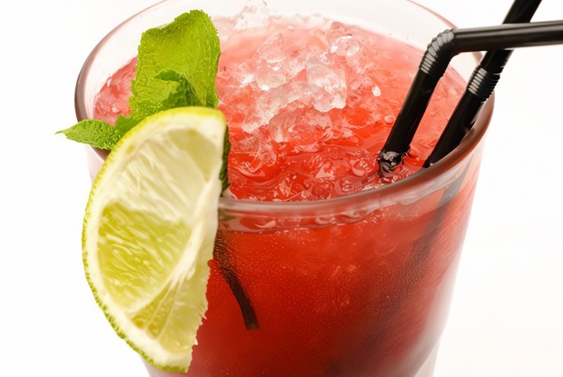 Ягодный шприцер с водкой