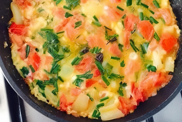 Яичница с помидорами и болгарским перцем