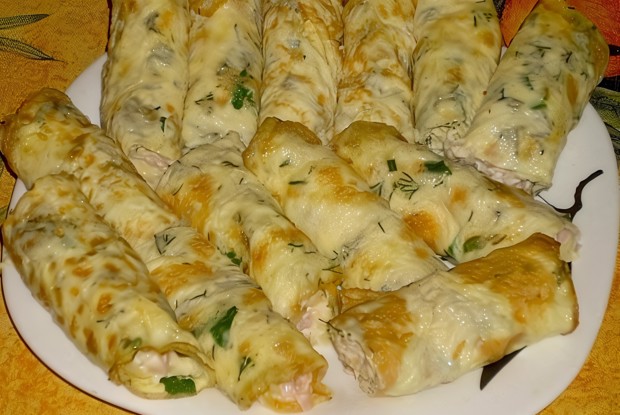 Яичные блинчики с курицей и грибами