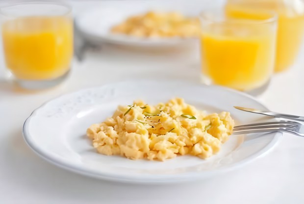 Яйца-крэмбл к завтраку