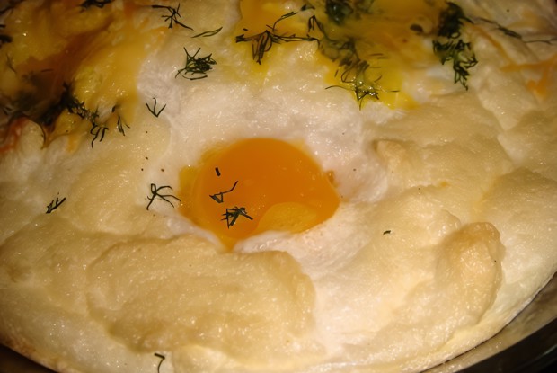 Яйца орсини из помидором и зеленью