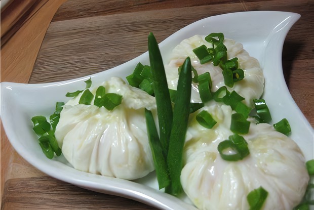 Яйца пашот в пленке