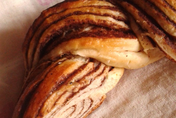 Эстонская сдобная булка с корицей