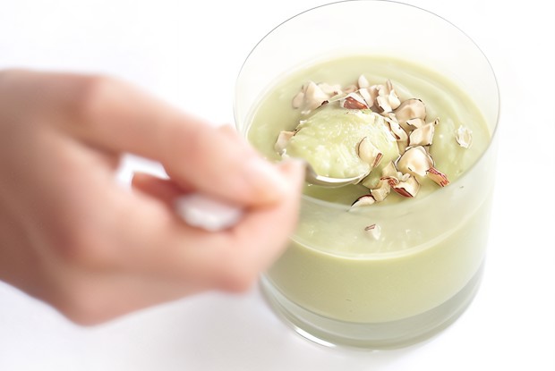 Йогурт из ананаса и авокадо