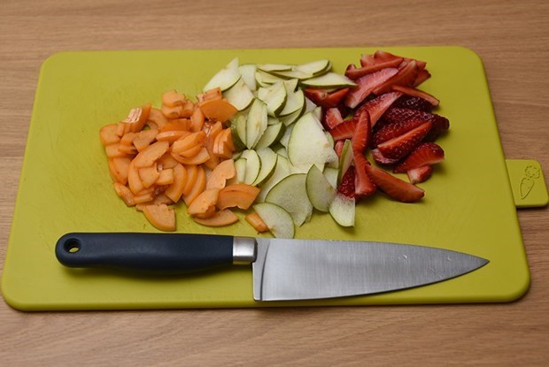 Йогурт с фруктами для завтрака