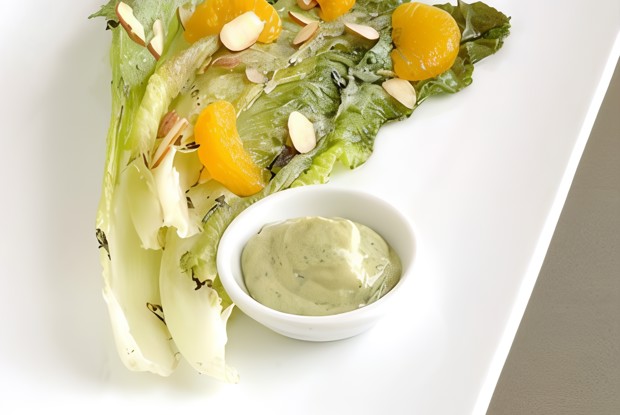 Йогуртовая салатная заправка с авокадо и кинзой