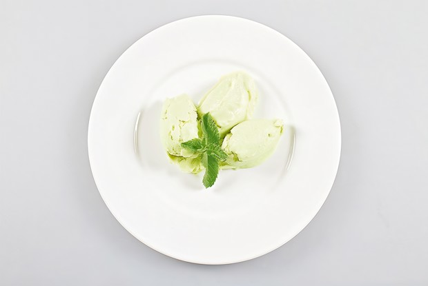 Йогуртовое мороженое с авокадо и огурцом