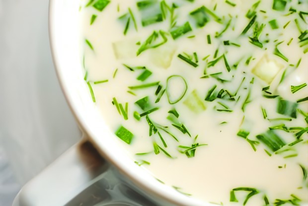 Южно-африканский холодный йогуртовый суп с огурцами