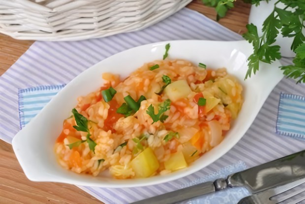 Кабачки с рисом, морковью и куриной грудкой