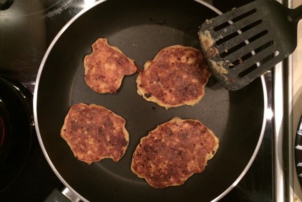 Кабачковые оладьи с сыром и цельнозерновой мукой