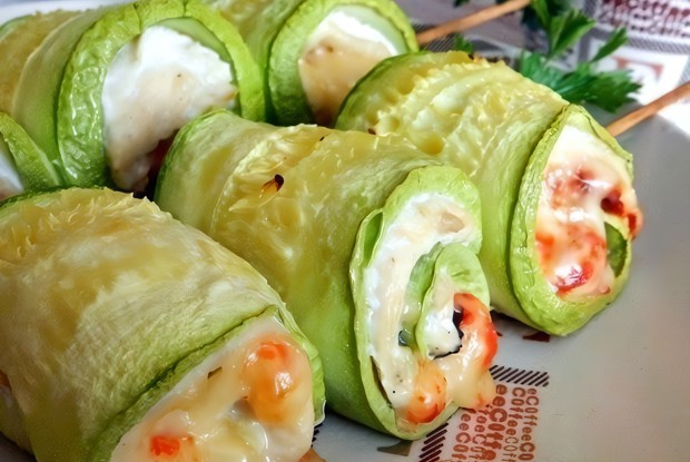 Кабачковые рулетики