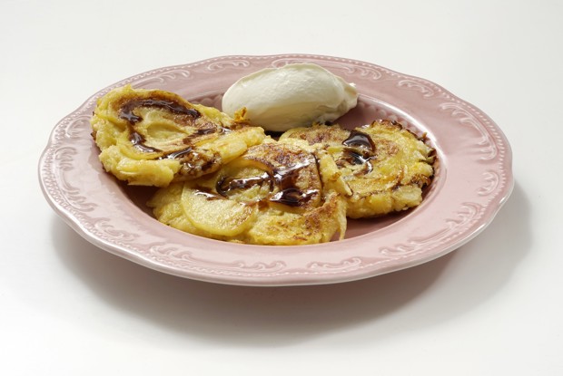 Кабачковые оладьи с яблочным припеком