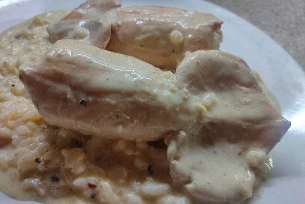 Кальмары фаршированные рисом с яйцом