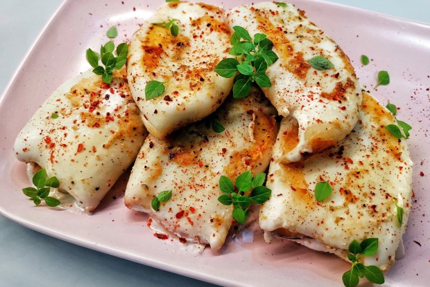 Фаршированные кальмары творожным сыром и грибами