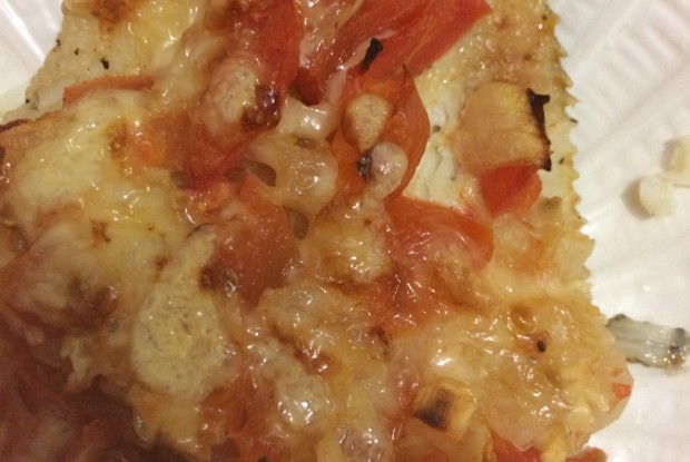 Камбала, запеченная с томатами, под пармезаном