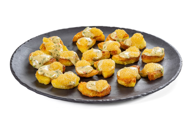 Канапе из картофеля с щучьей икрой