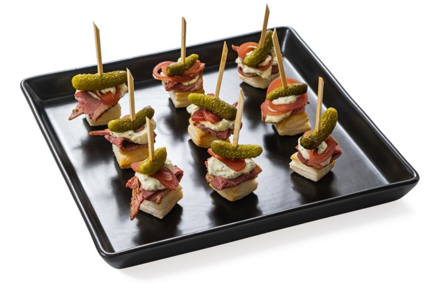 Канапе с пастрами