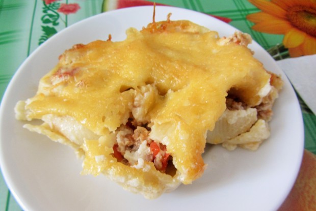 Каннеллони с курицей и грибами под соусом бешамель