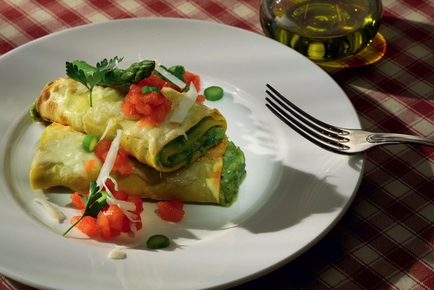 Каннеллони с таледжо, спаржей и грецкими орехами