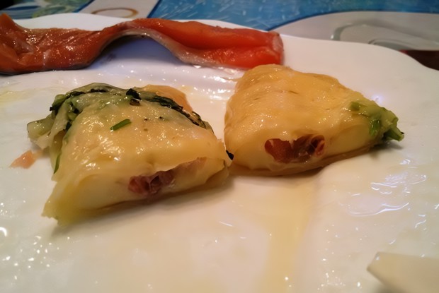 Каннеллони со слабосоленой семгой