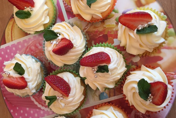 Капкейки с земляникой