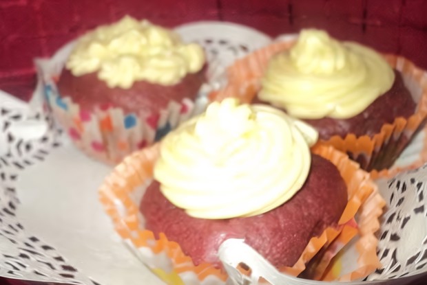 Капкейки со свеклой и апельсиновым кремом