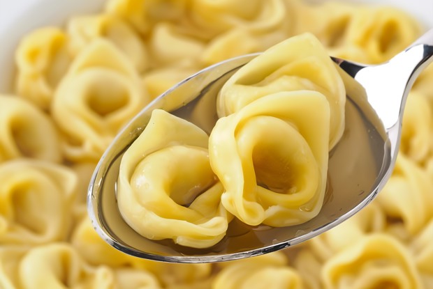 Каппеллетти в бульоне