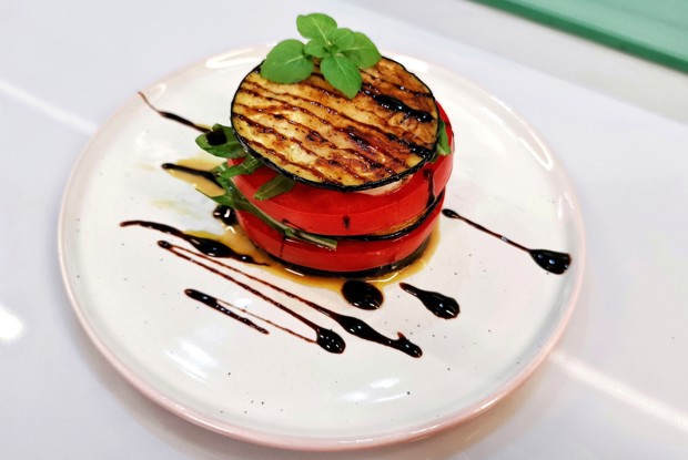 Капрезе из баклажана