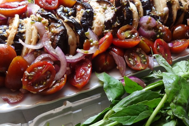 Капрезе с баклажанами.