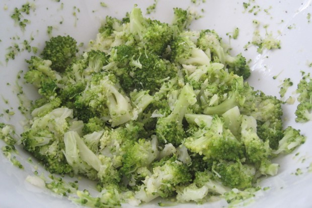 Капуста брокколи с чесноком и лимонным соком