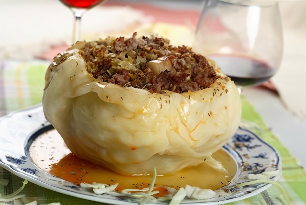 Капуста, фаршированная мясом