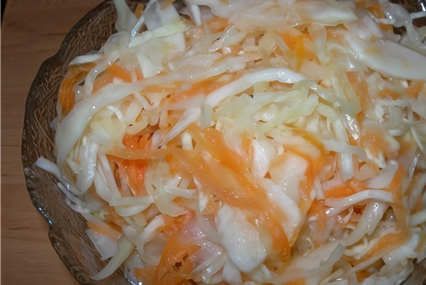 Капуста, маринованная с морковью