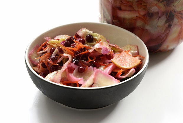 Капуста провансаль с яблоками и клюквой